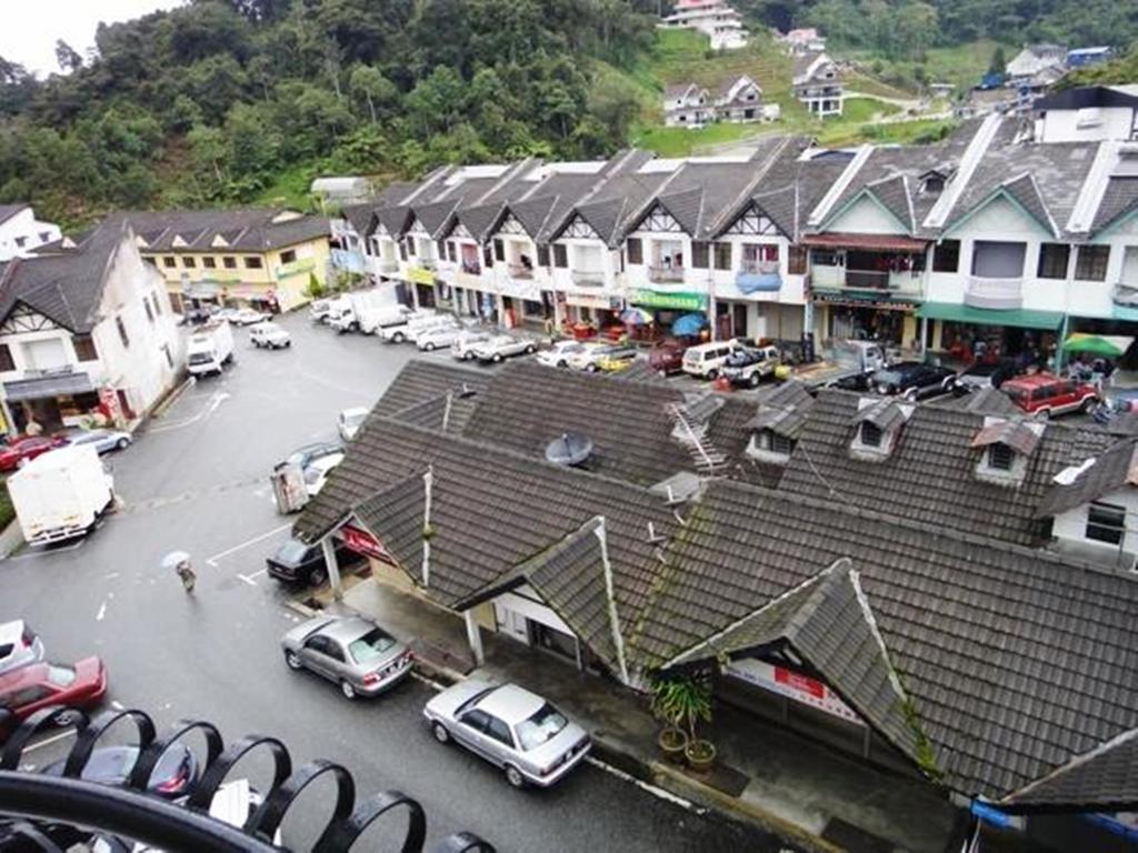 Chua Gin Cameron Highlands